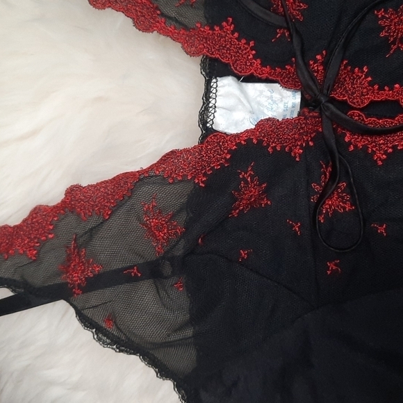 Vintage Y2k Black & Red Lace Front Teddy Bodysuit - Picture 5 of 9